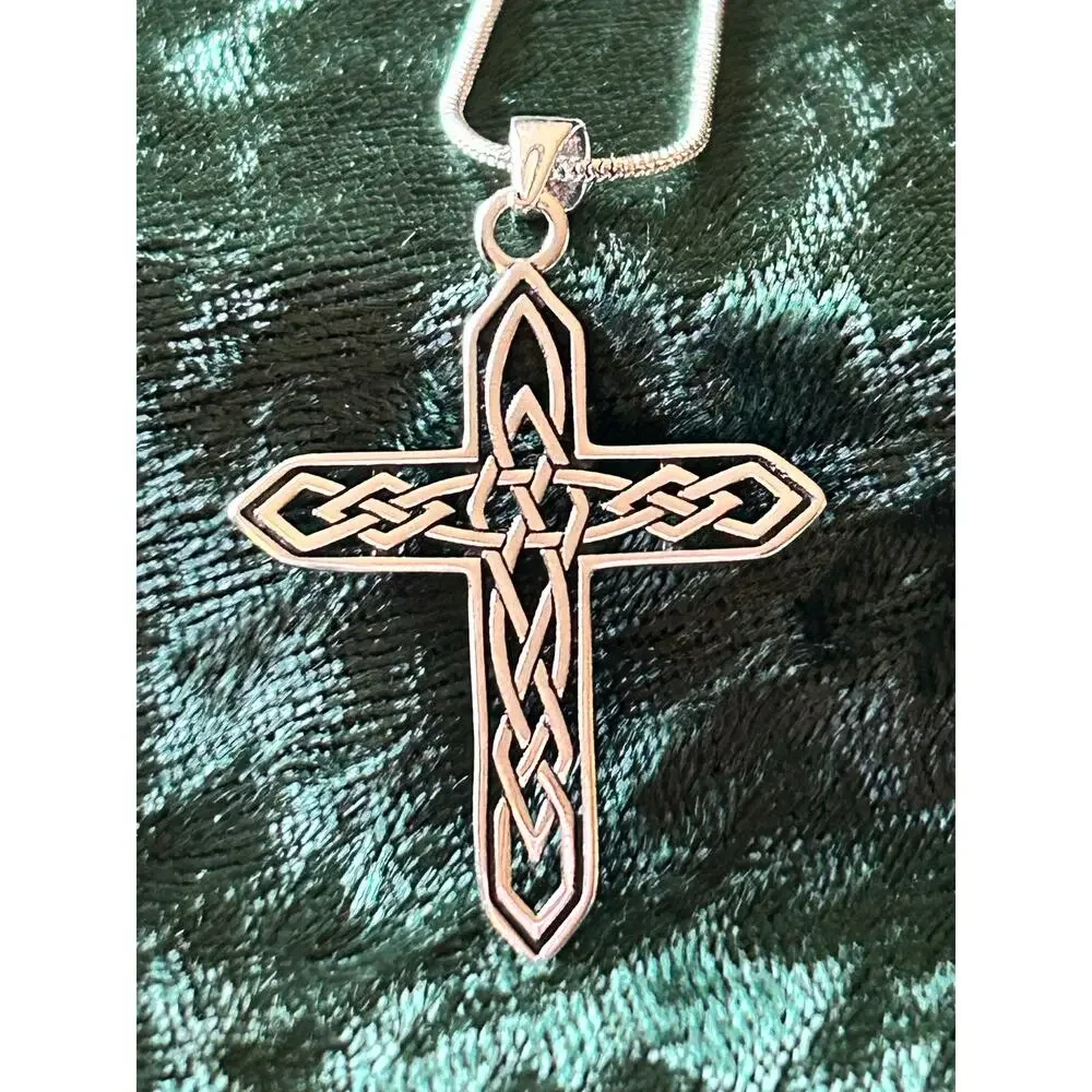 925 Sterling Silver Celtic Cross Pendant Necklace 16